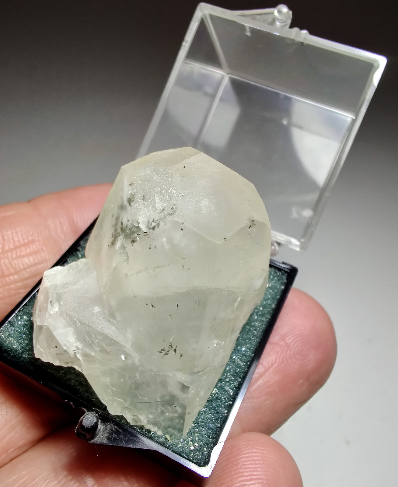 Nailhead Calcite crystal with Pyrite inclusions. Wabash, Indiana. 4 cm.
