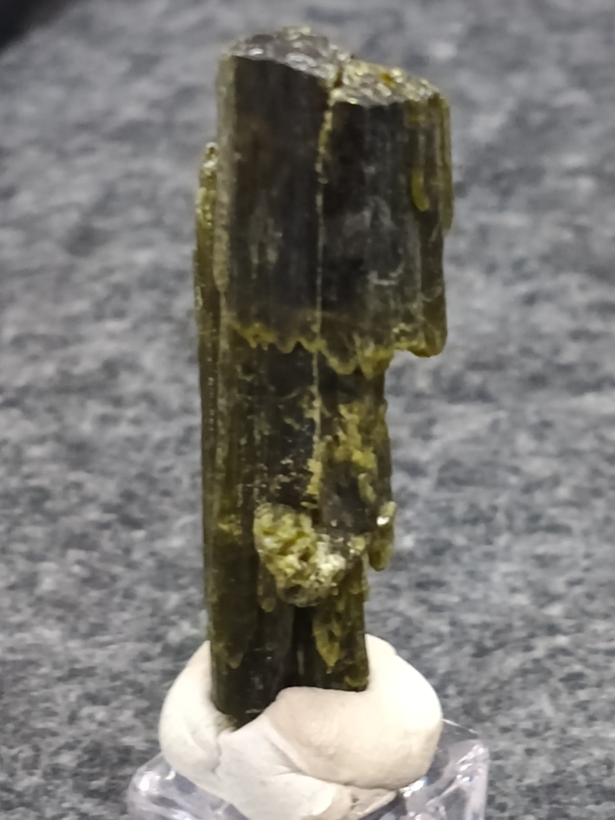 Green Epidote Multiple Terminations Natural Top Quality Mineral X9
