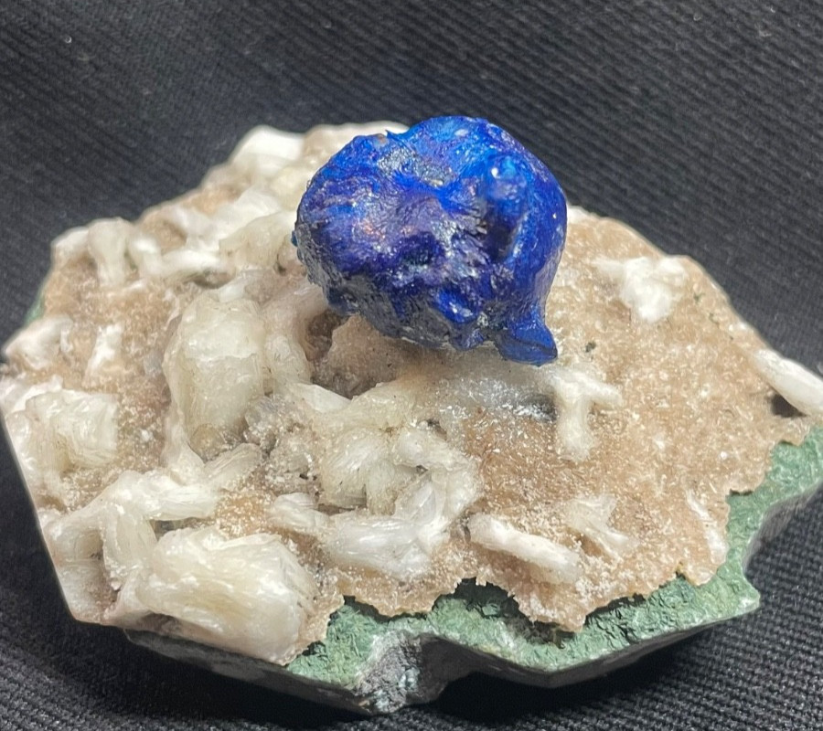 Stunning cavansite crystal on stilbite W/ chalcedony in matrix specimen [REPAIR]