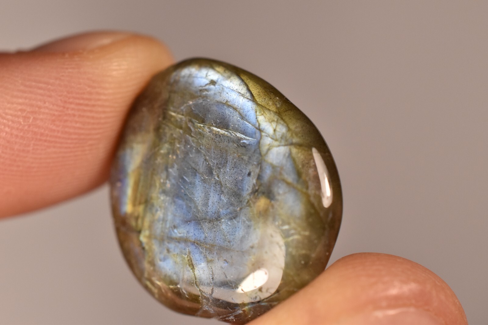 *LABRADORITE* Flat Stone 2.5cm 6.6g Palm Worry Thumb Tumbled Healing Crystal
