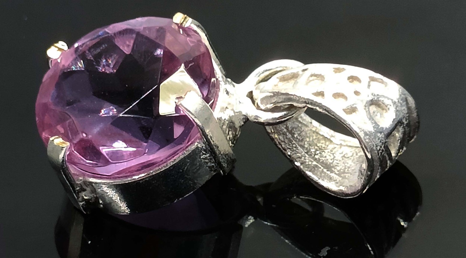 20.45 Ct Natural Purple Sapphire Round Shape 925 Silver Pendant IGL 6MHK