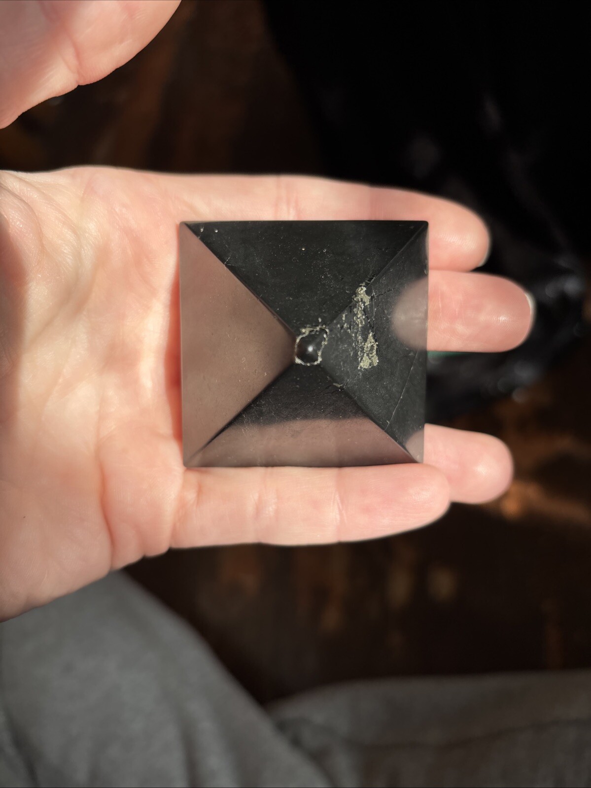 2″ x 1.4″ H Shungite Pyramid 96 grams