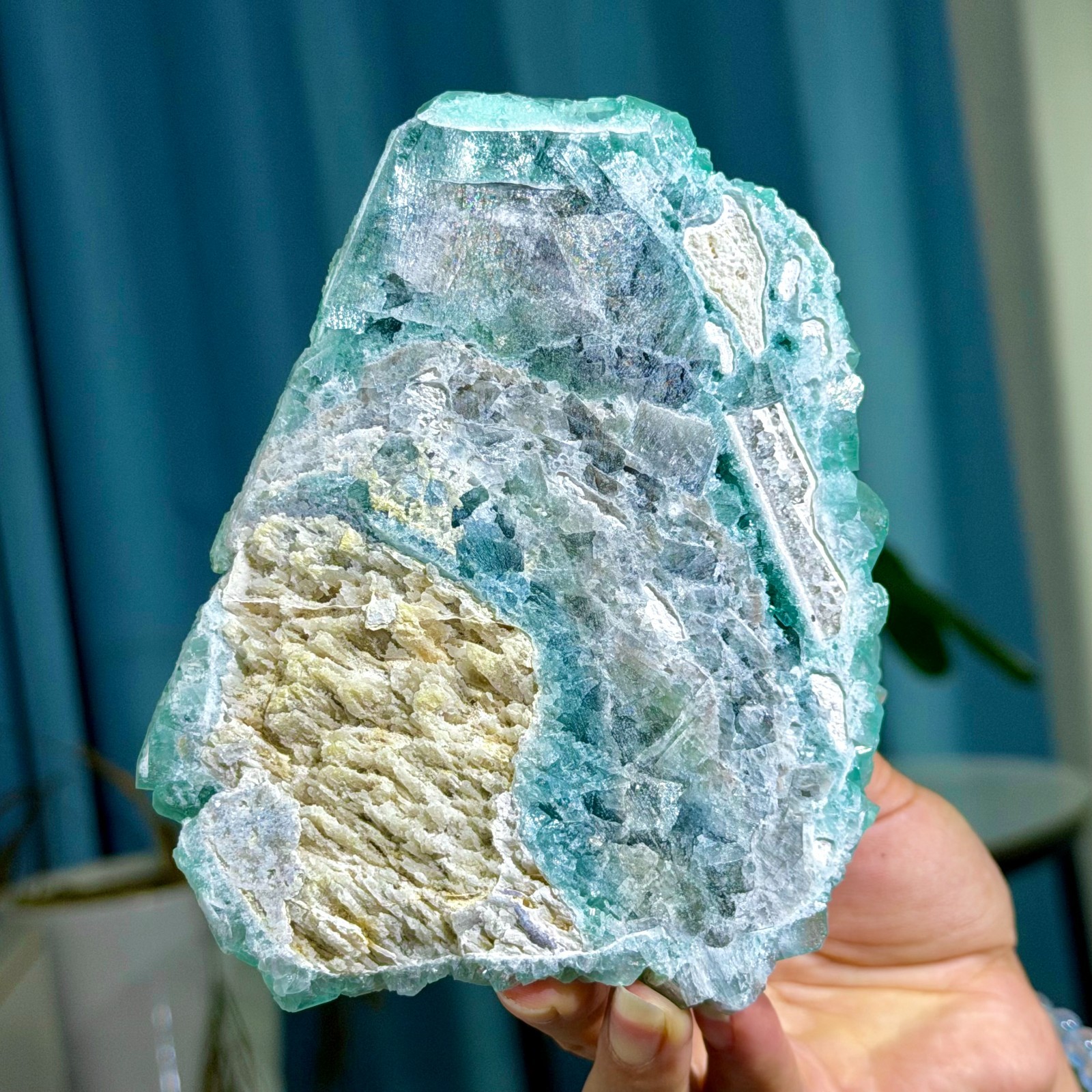 2.22LB Rare transparent green cubic fluorite mineral crystal sample/China