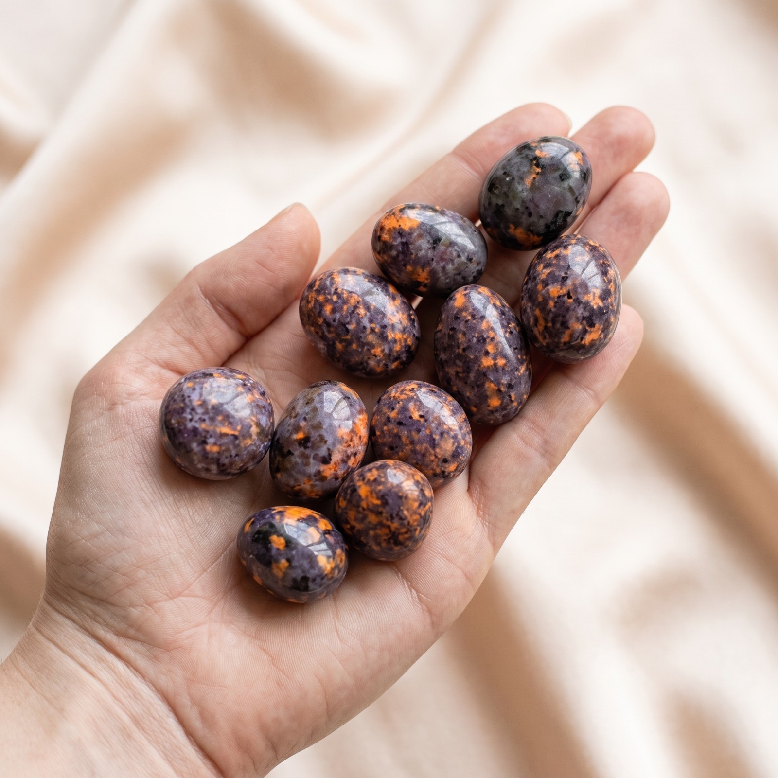 Natural Yooperlite Tumbled Stone UV Glowing Fire Rock Healing Crystal Pocket 20g