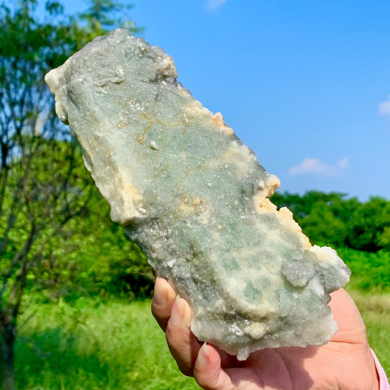 2.24LB Rare transparent green cubic fluorite mineral crystal sample/China