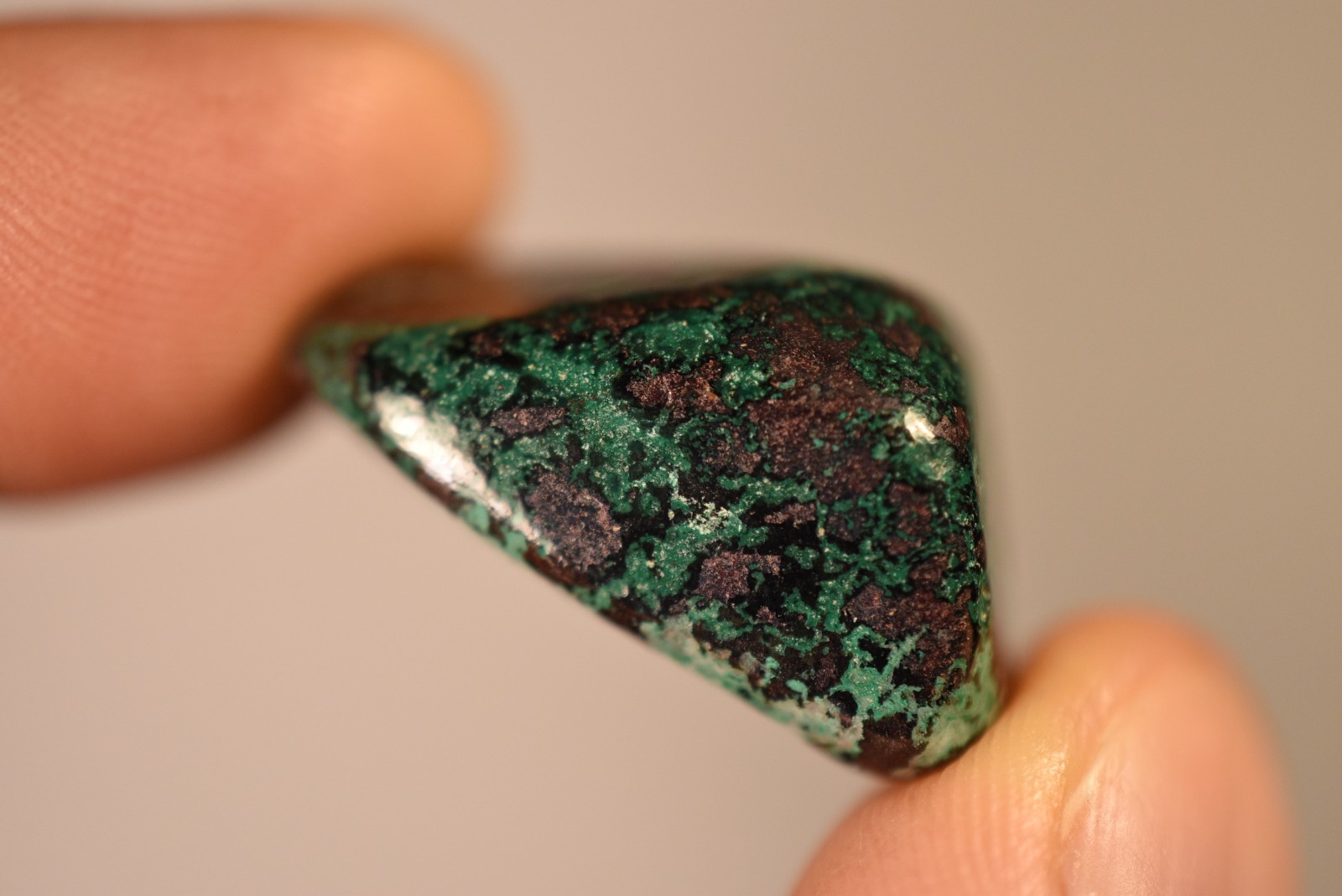 *CUPRITE* Tumbled Stone 2.9cm 15.7g Natural Stone Malachite