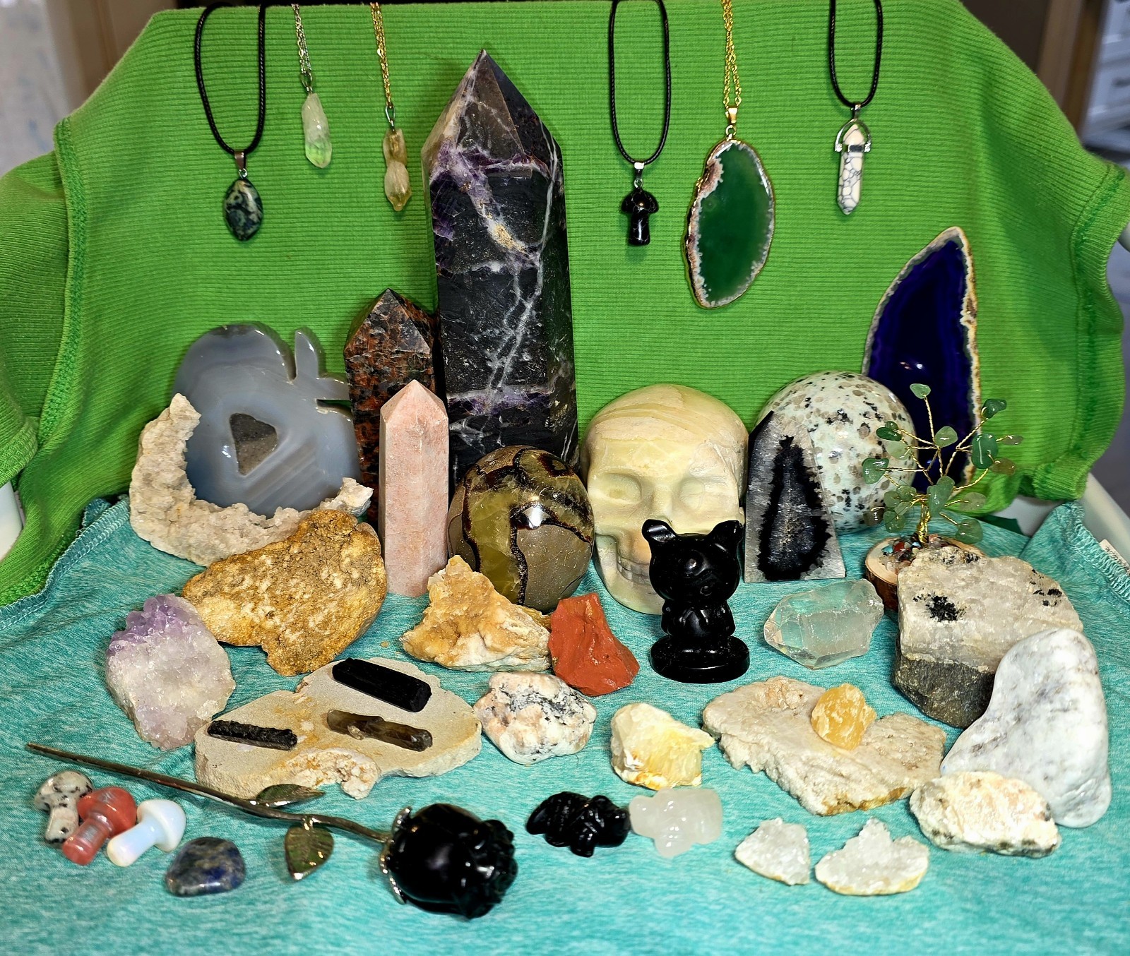 7.5LB HUGE LOT Crystal Mineral Retail$799 Sphere Skull Tower Dream Amythest Onyx