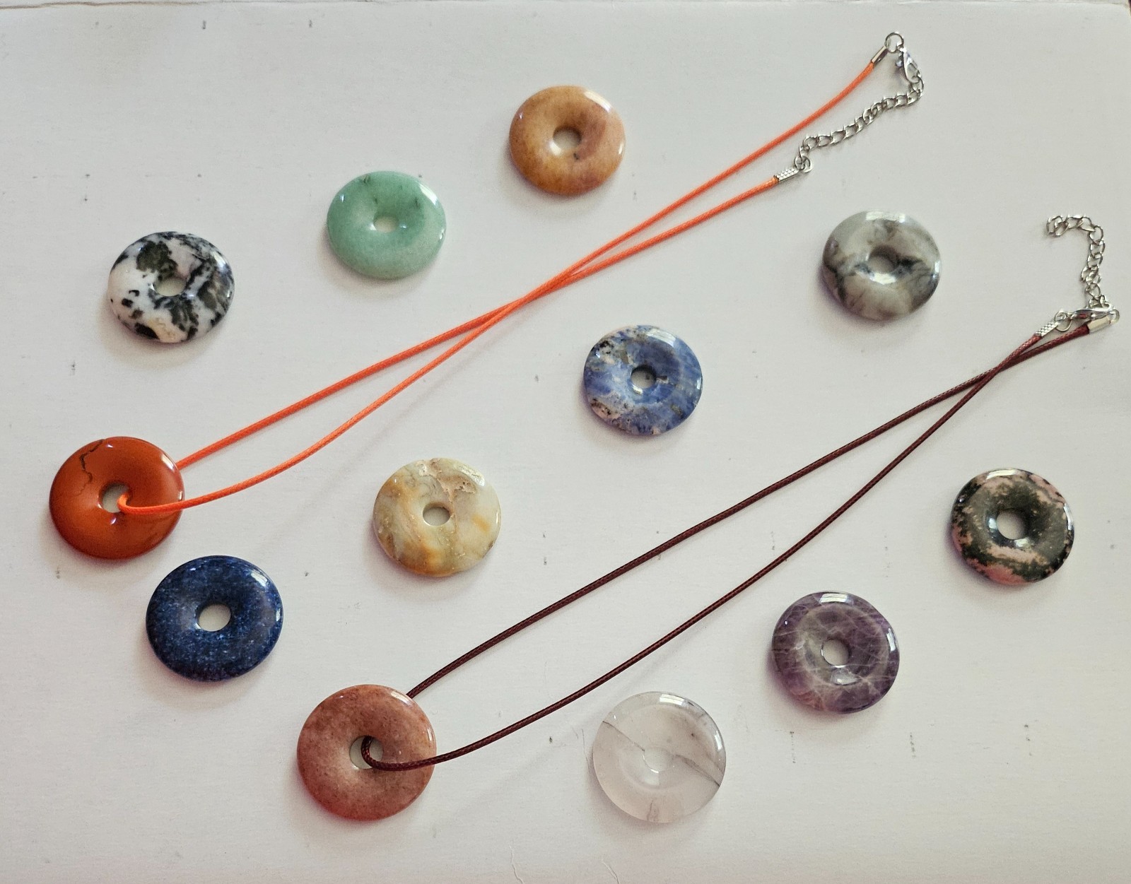 Donut crystal pendant w/ matching necklace