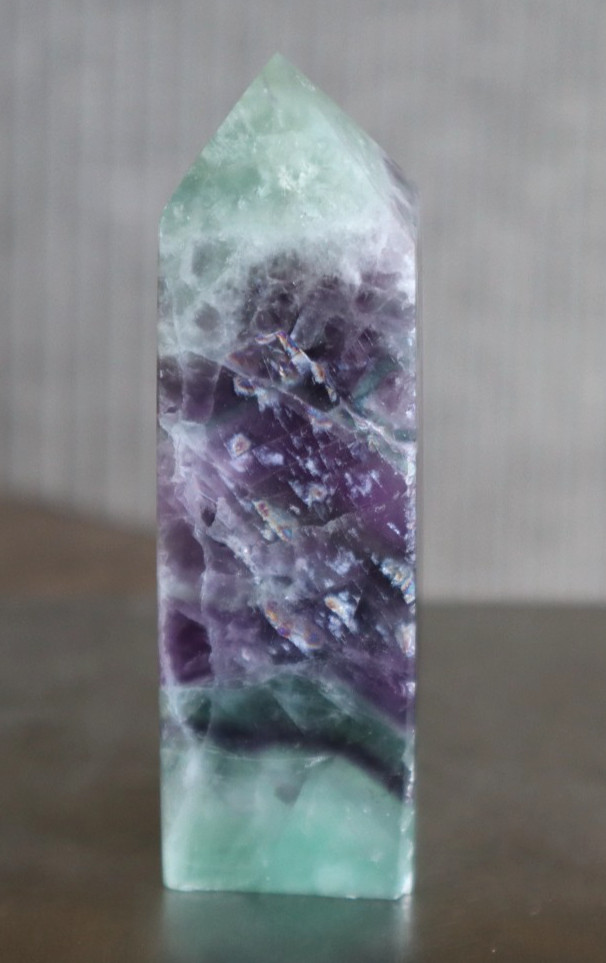 FLUORITE POINT (4 SIDED) 3.15 INCHES TALL/ 109 GRAMS