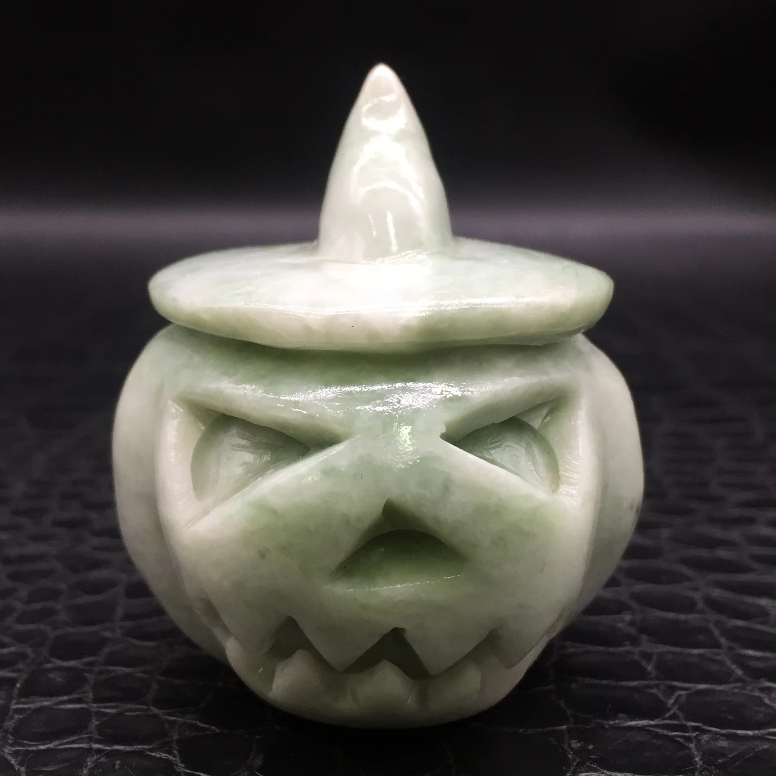 Natural LuShan Jade Crystal Carved Pumpkin Halloween Decoration Healing 1PC