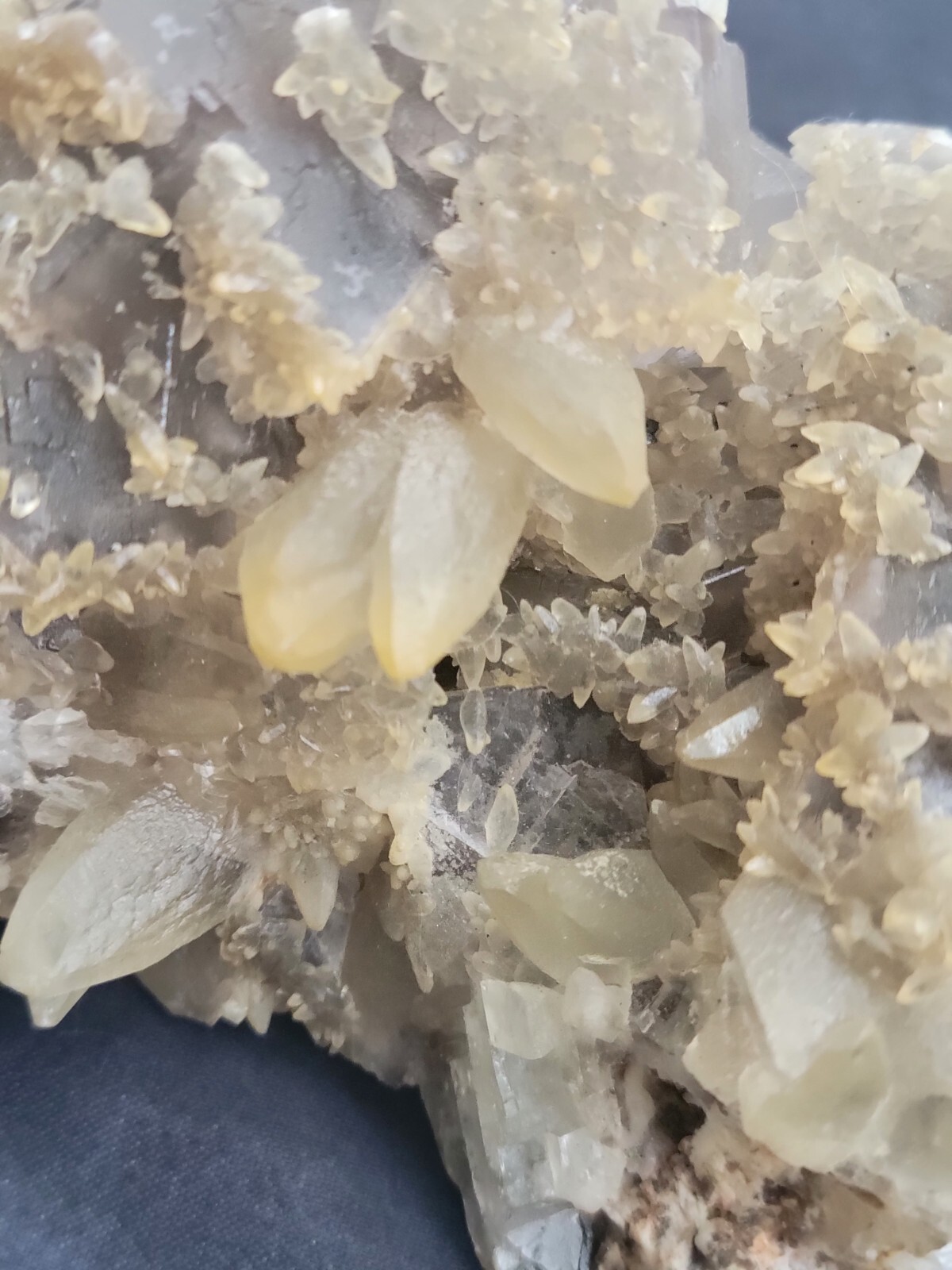 388g Beautiful Cubic Fluorite Quartz Crystal Cluster Mineral Specimen