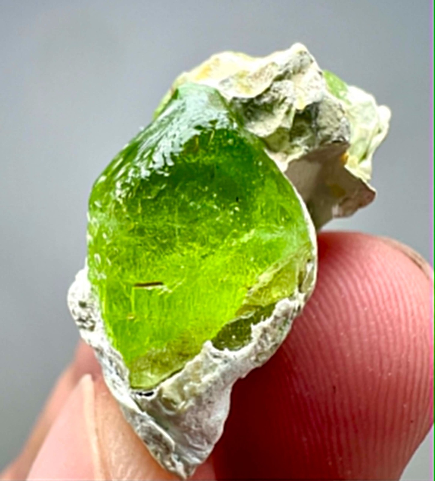 42 Carat Amazing Top Green Peridot Crystals On Matrix From Skardu @PAK