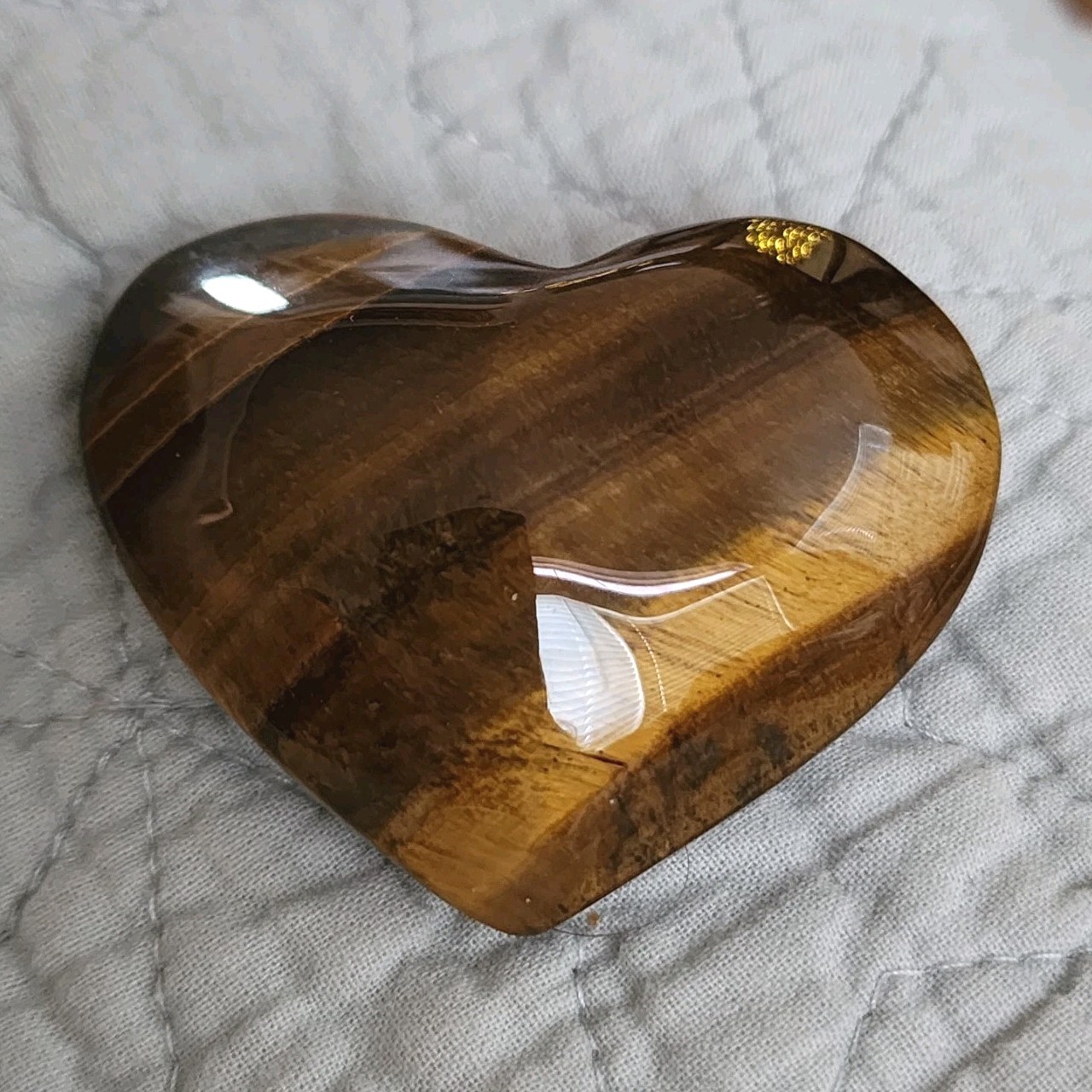 Natural Polished Tiger Eye Heart 92 grams – USA