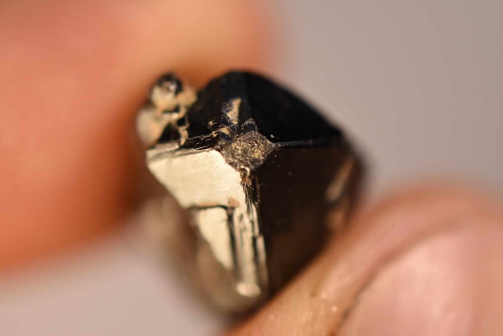 *AUSTRALIAN* CASSITERITE Crystal 1.6cm 6.5g Natural Tin Specimen, Elsmore NSW