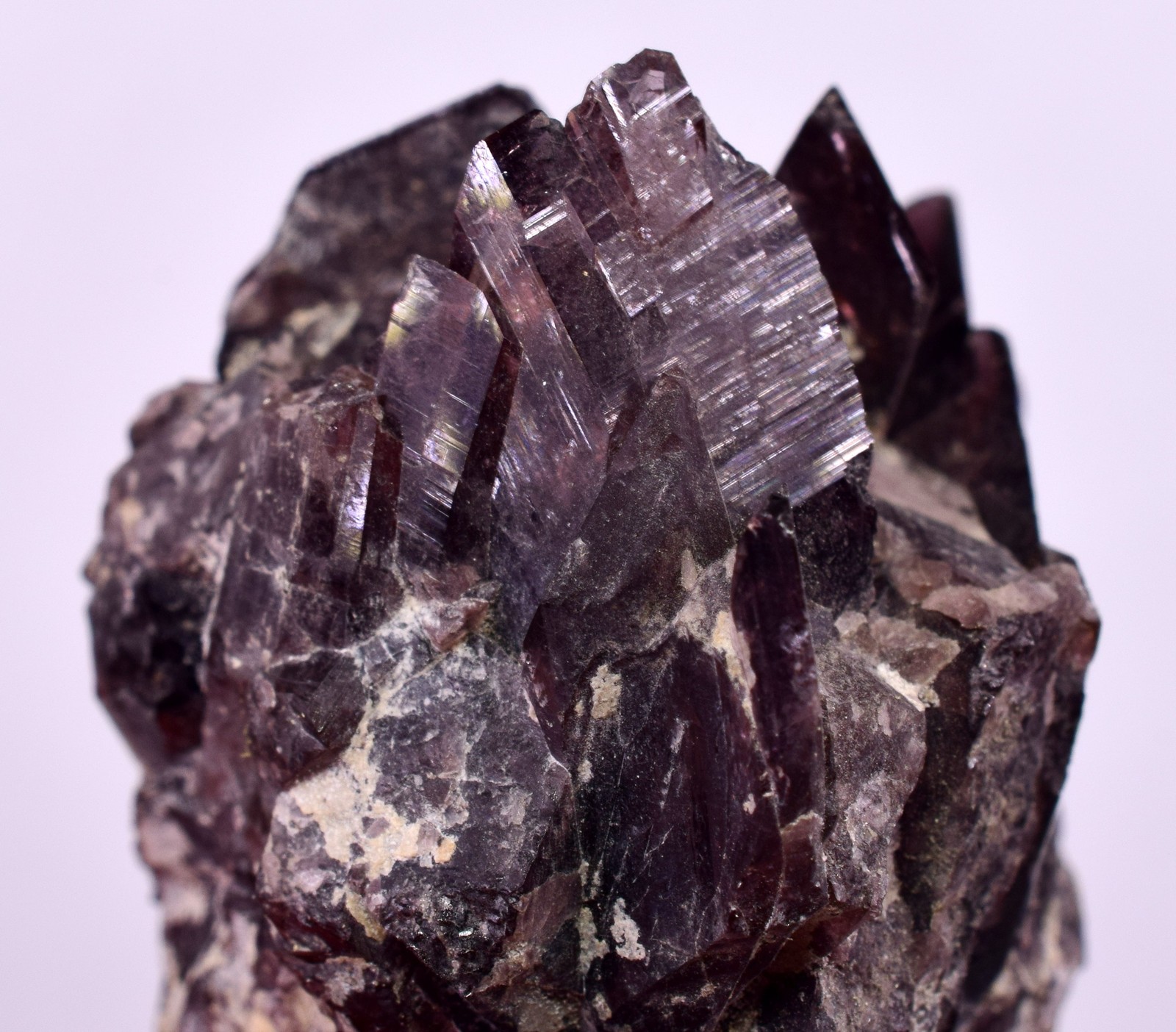 4cm GEM AXINITE CRYSTAL PERU SUPER SHINY MINERAL SPECIMEN AB302