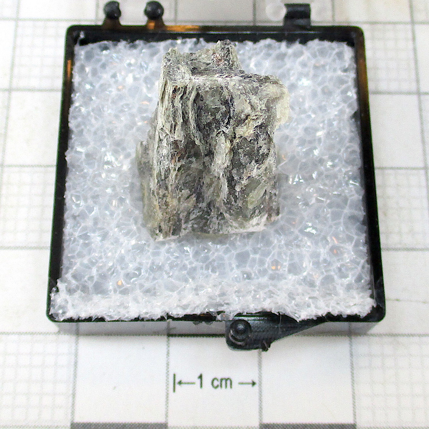 10001 TN Denisovite (TL) Eveslogchorr Mount Khibiny Russian Federation 2683