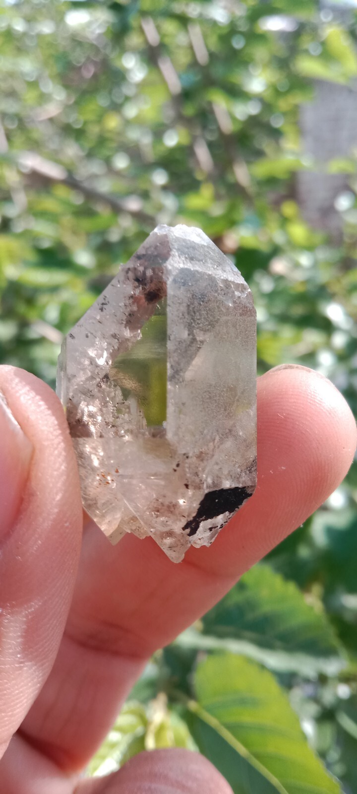 25gram Beautiful Loupe Clean Clear Quartz Crystal From Zagi Mountain
