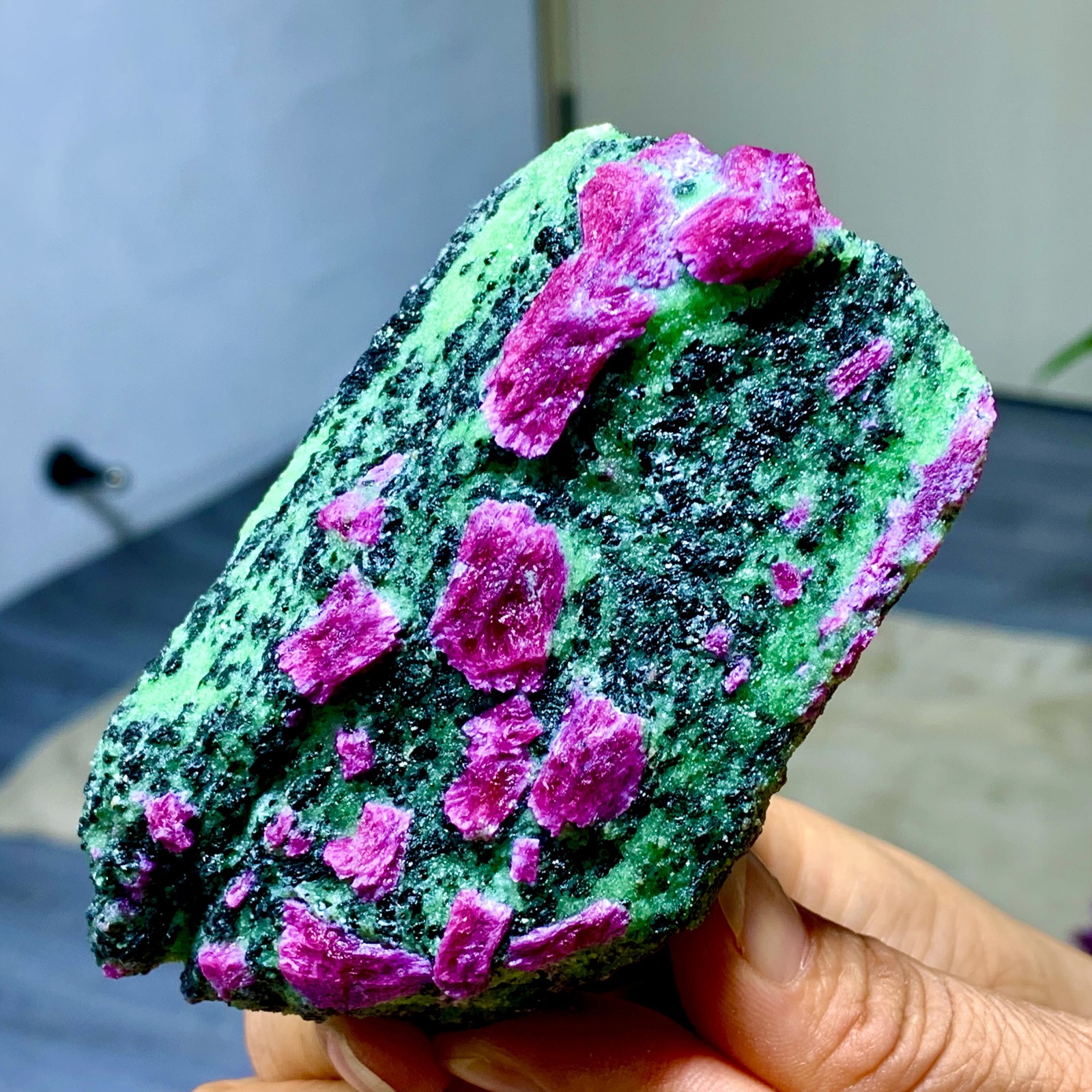 350G Natural green Ruby zoisite (anylite) crystal Chakra Healing Energy