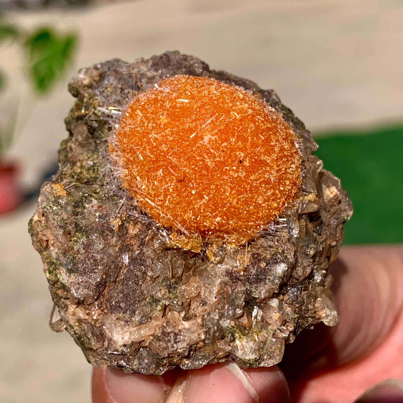 50G Rare Moroccan orange magnesite and quartz crystal coexisting specimen