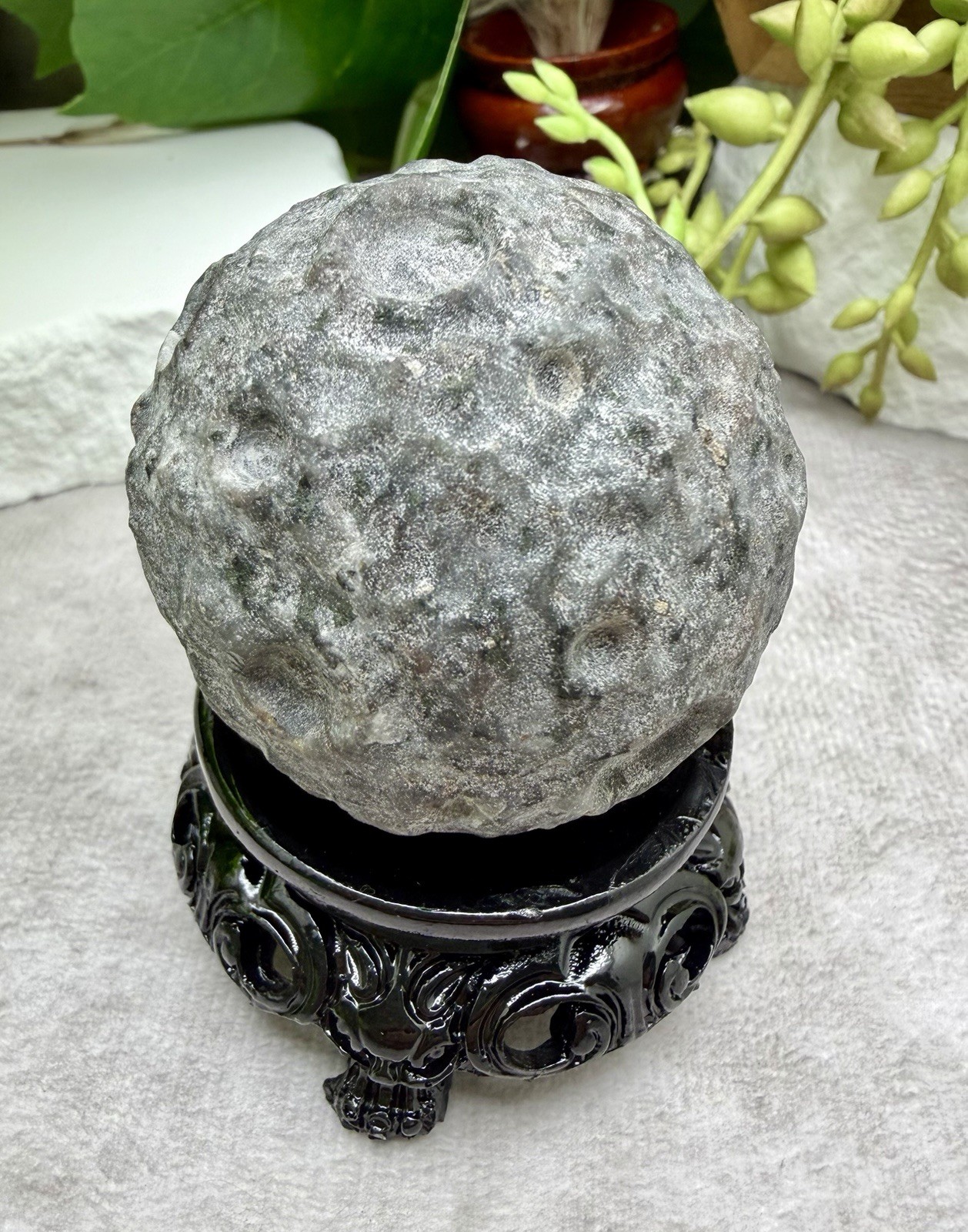 Crystal 50mm UV Reactive Yooperlite Planet Moon Flame Globe Sphere Ball & Stand