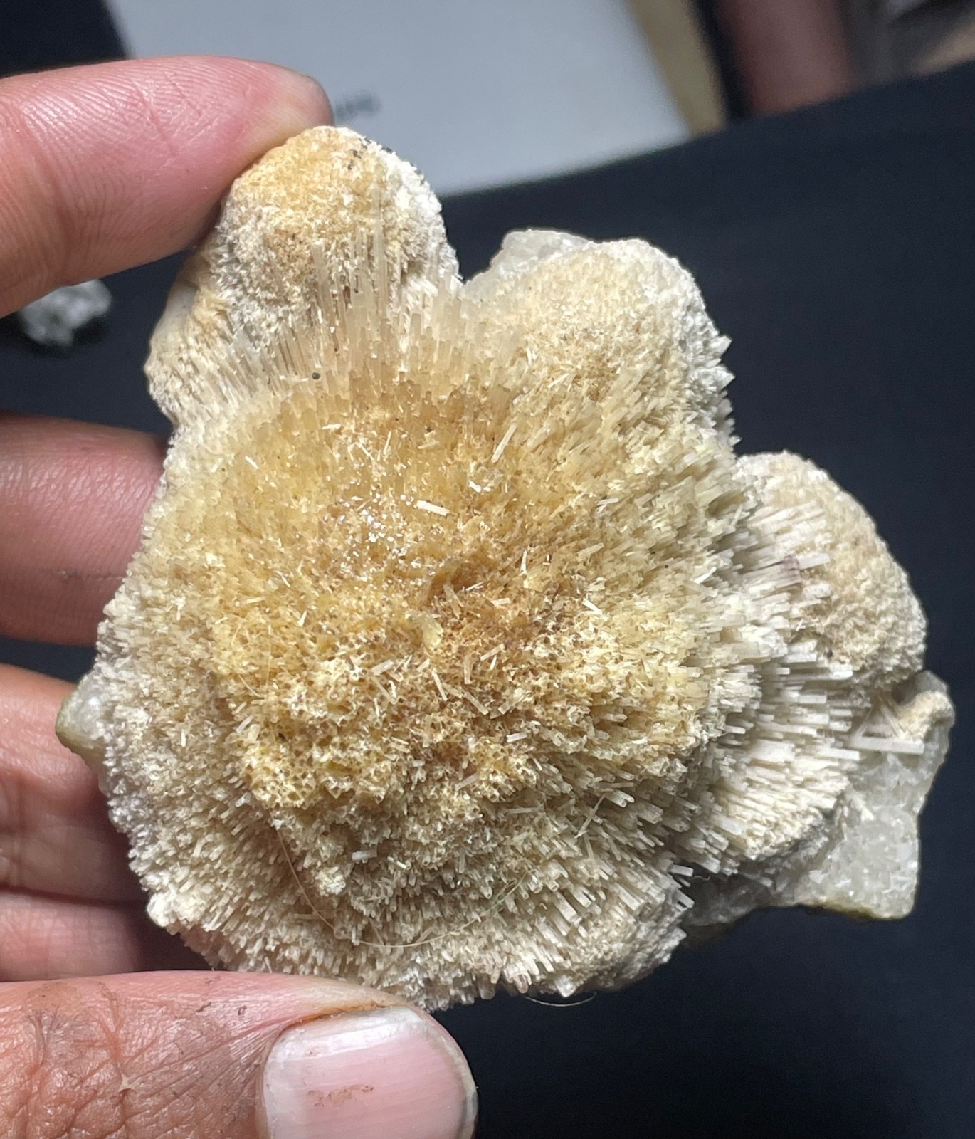 142g Natural thomsonite ball in yellow colour 7.5x8x3.5CM