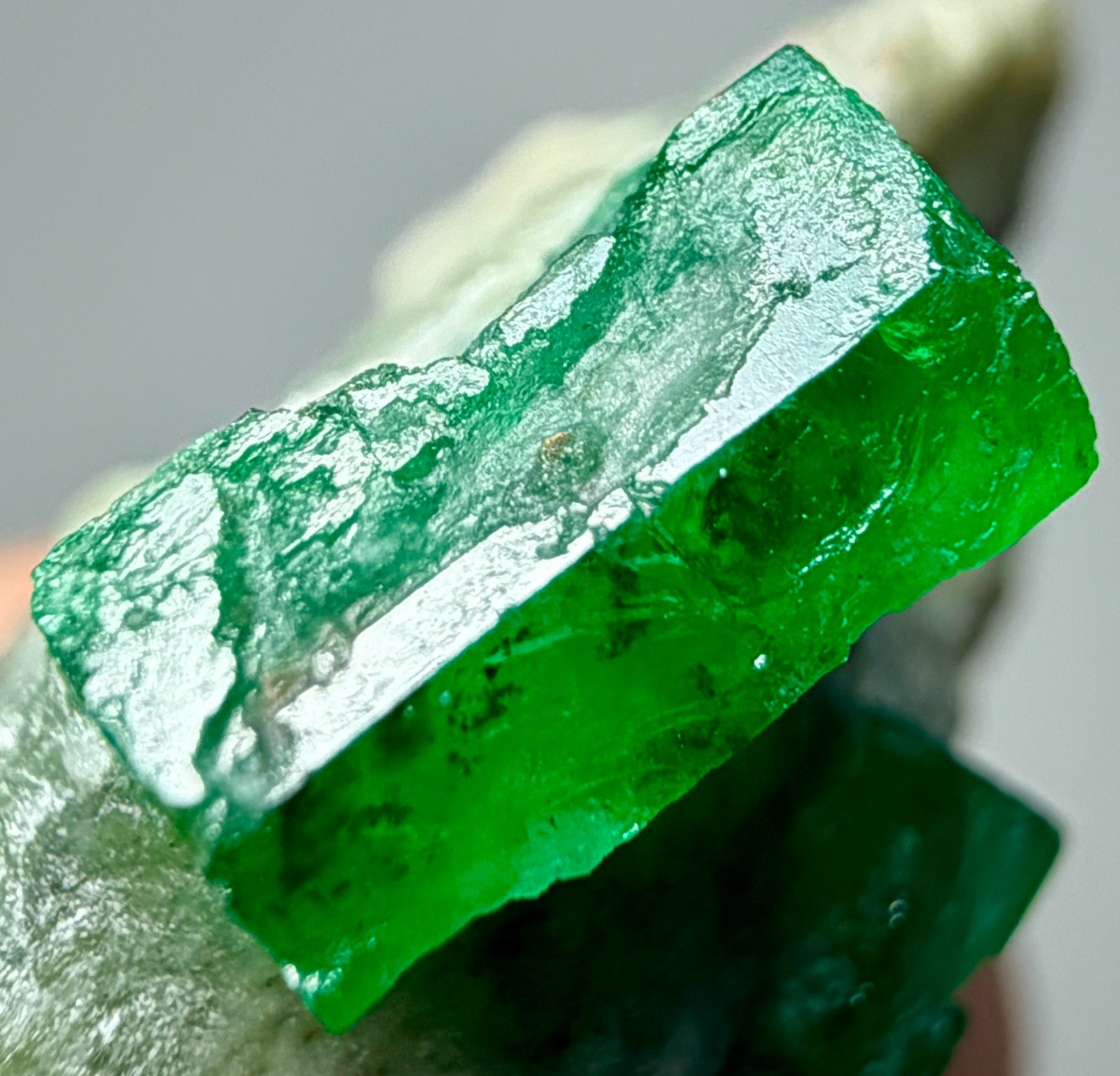 Top Quality Green Emerald Full Terminated Crystals On Matrix. 94 Carats