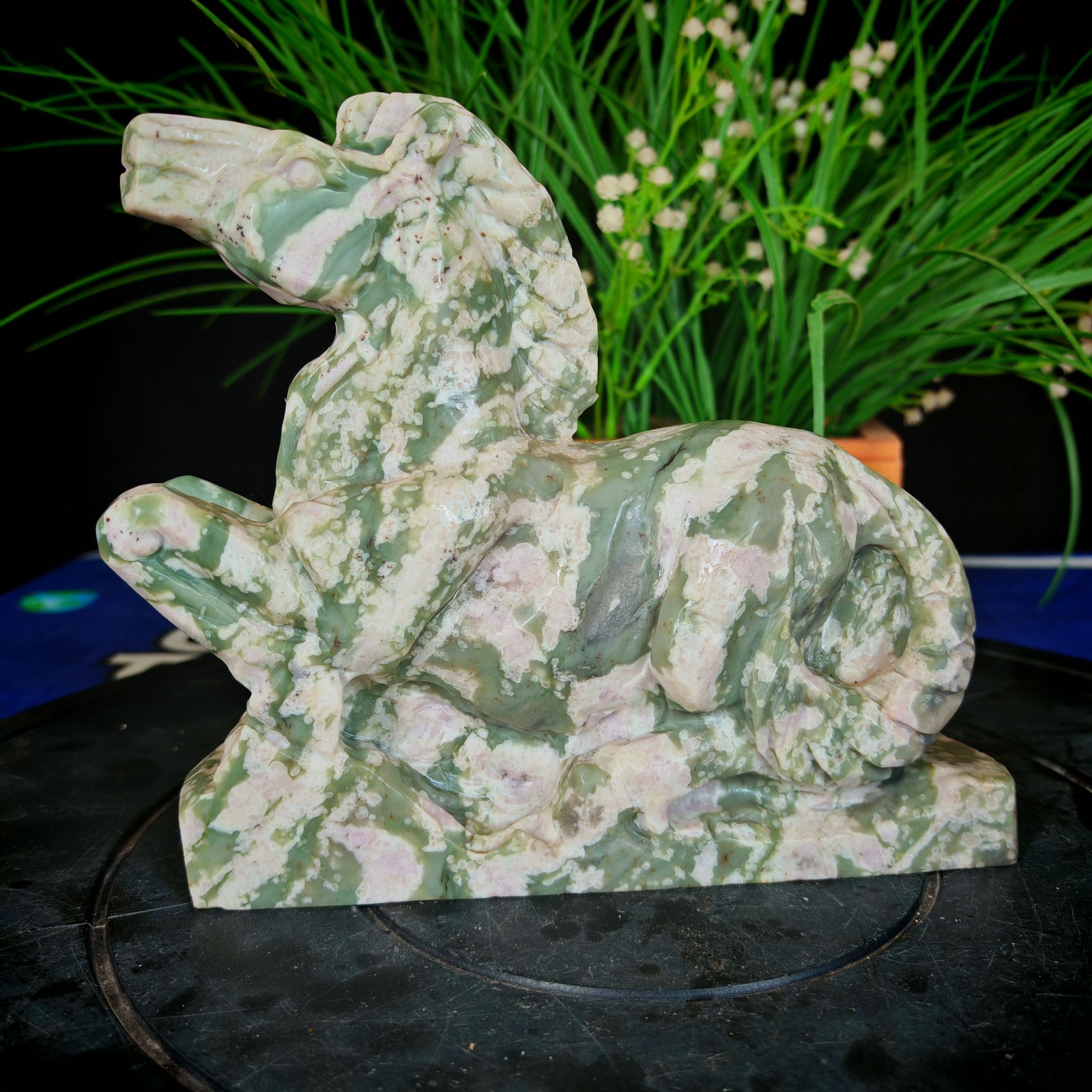 3.85LBTop natural crystal hand carved therapeutic artwork1.75kg