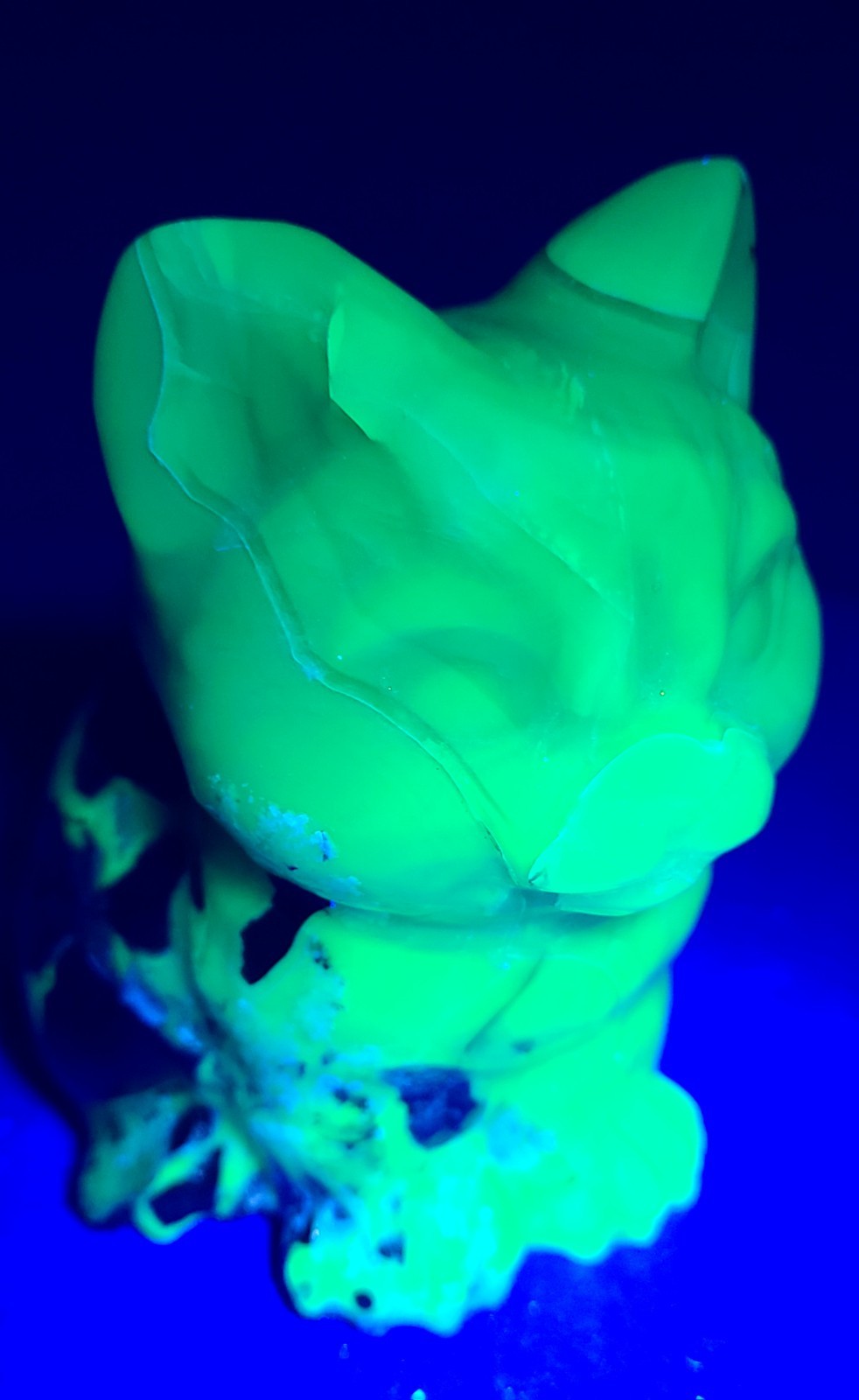 Large 4″ 554g UV Reactive Volcano Agate Cat Kitten Stone Crystal Carving Statue