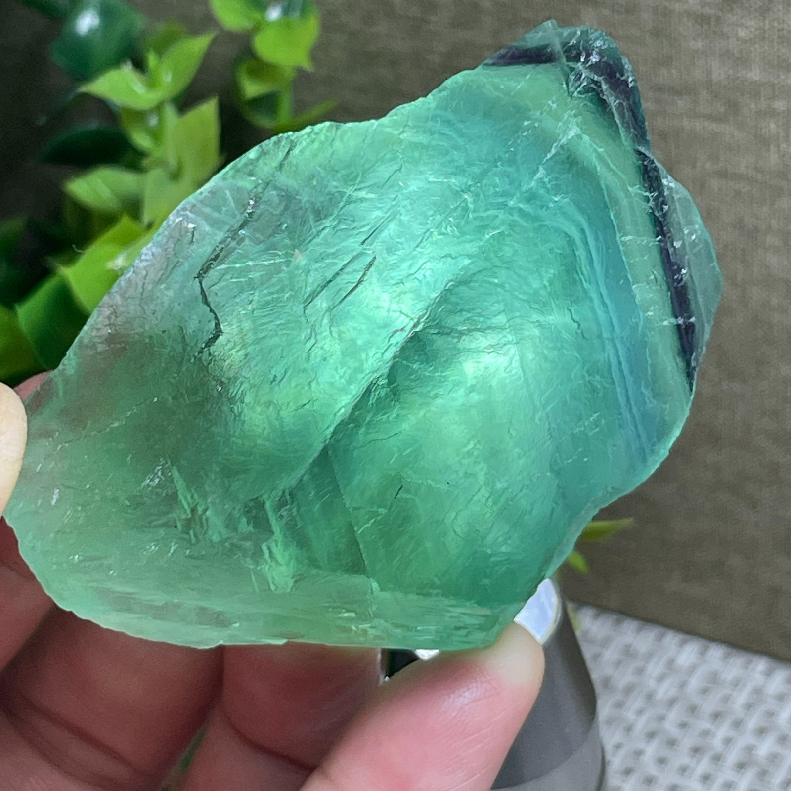 Raw Fluorite stone – rainbow – Rough Stone original Specimen 156g A457