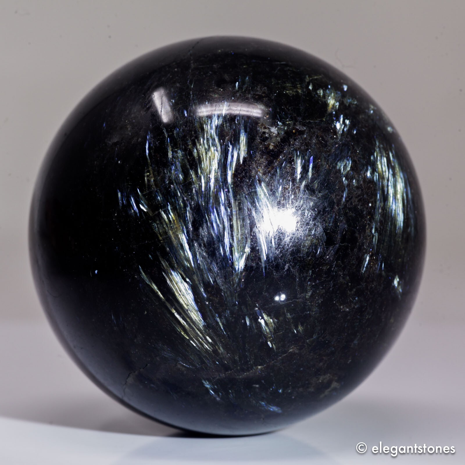 631g74mm Arfvedsonite Sphere Crystal Ball Blue Flash Fireworks Quartz Healing