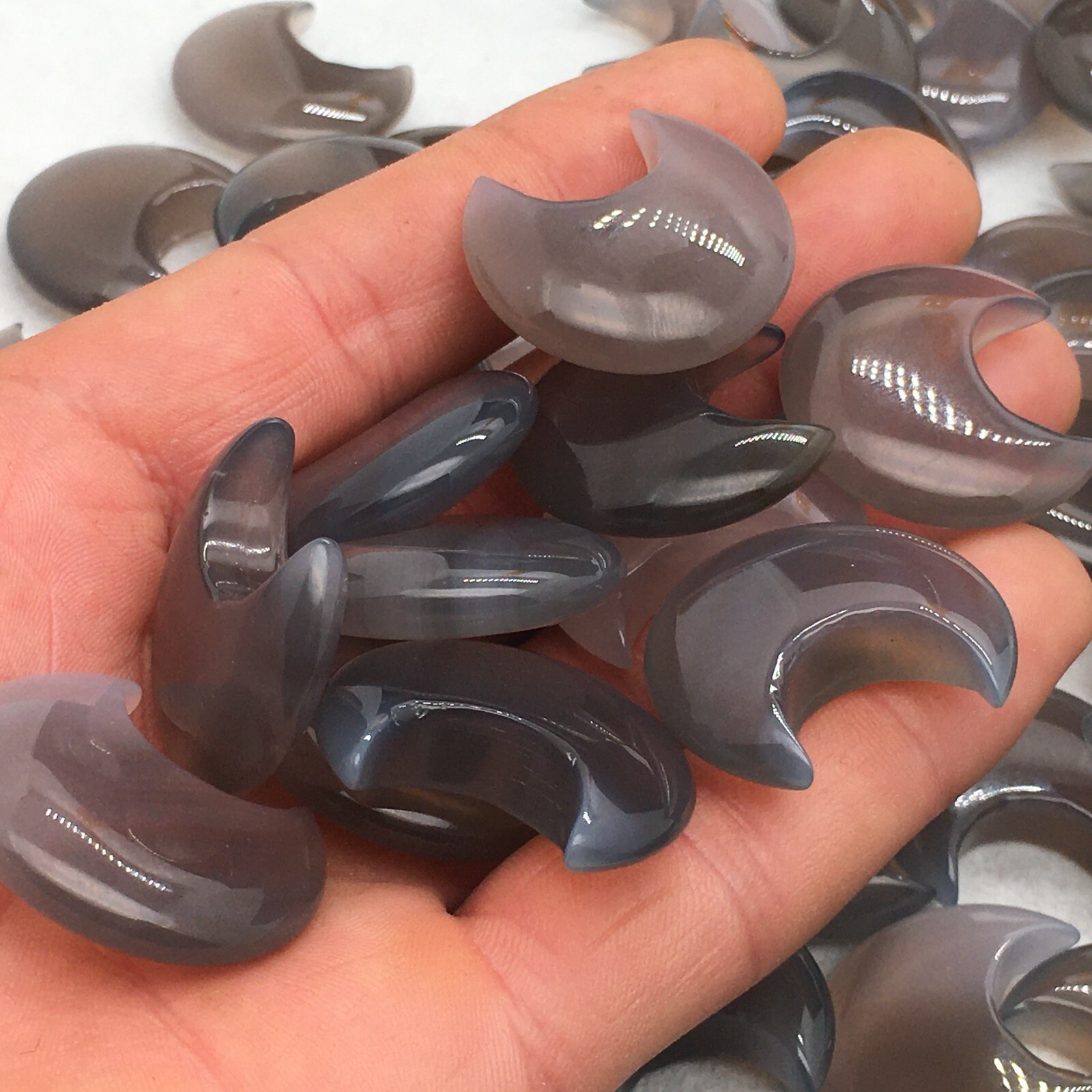 10pc Natural gray agate Quartz hand Carved moon crystal Reiki healing