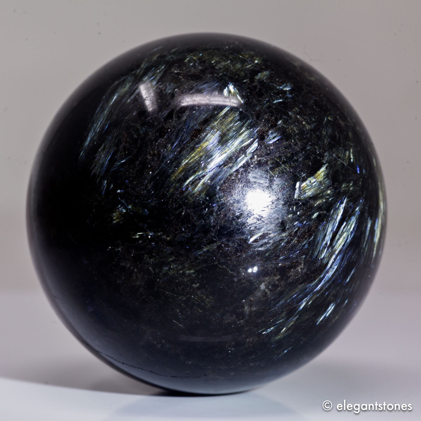 631g74mm Arfvedsonite Sphere Crystal Ball Blue Flash Fireworks Quartz Healing