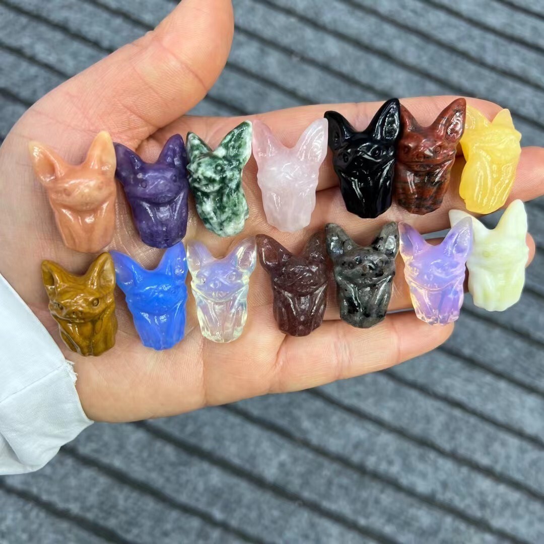10PC Natural Mini Mix quartz crystal carved bat skull Reiki healing random