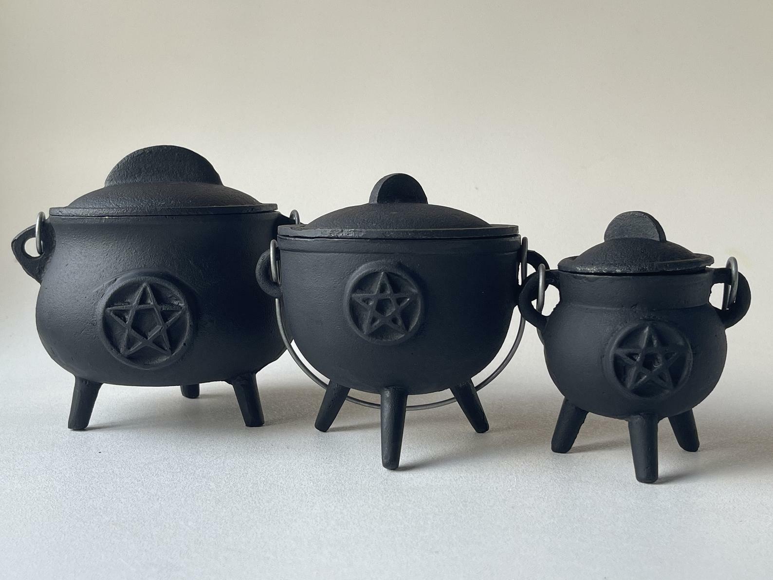 Pentagram Pentacle Cast Iron Cauldron with Lid and Handle, Witches cauldron