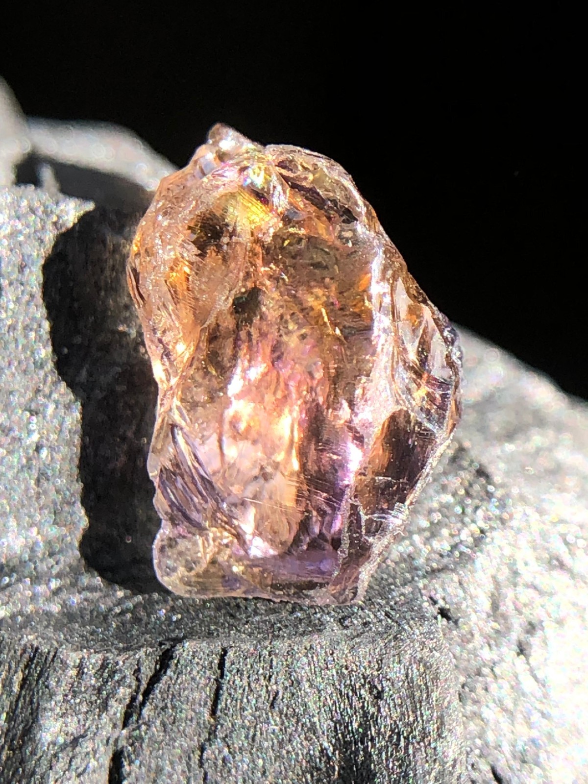 Natural Purple Brown Grey Yellow Tanzanite Crystal 2.80 Ct Loose Tanzanite Rough