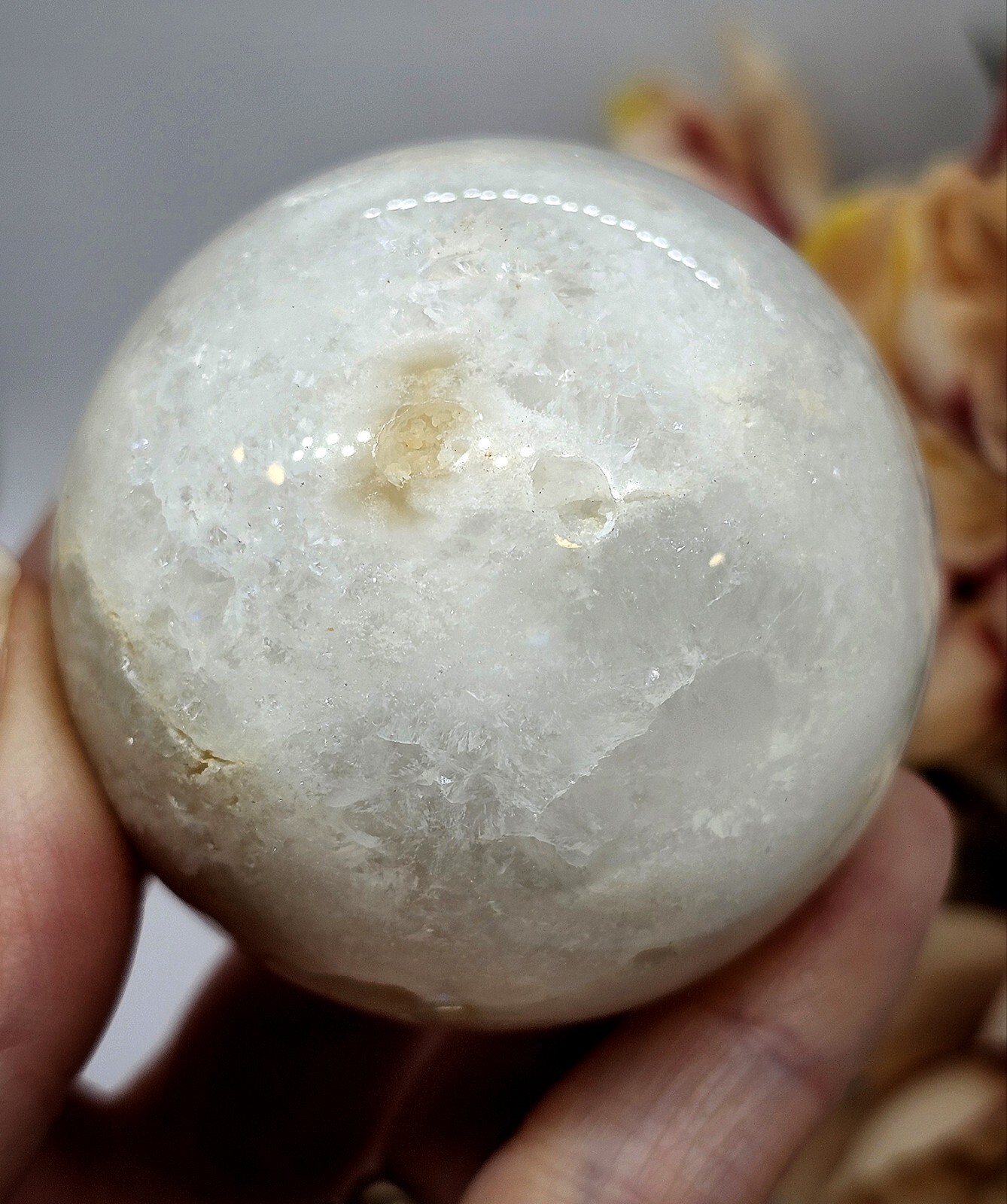 Snow / Clear quartz natural crystal Ball Sphere Crystal Clarity 4.8cm 193g