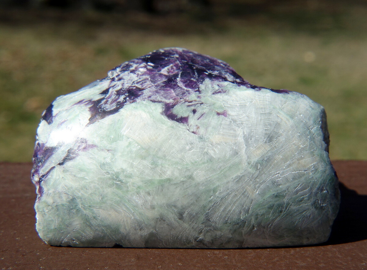 Kammererite One Side Polished Standing Free Form Green and Purple Stone India