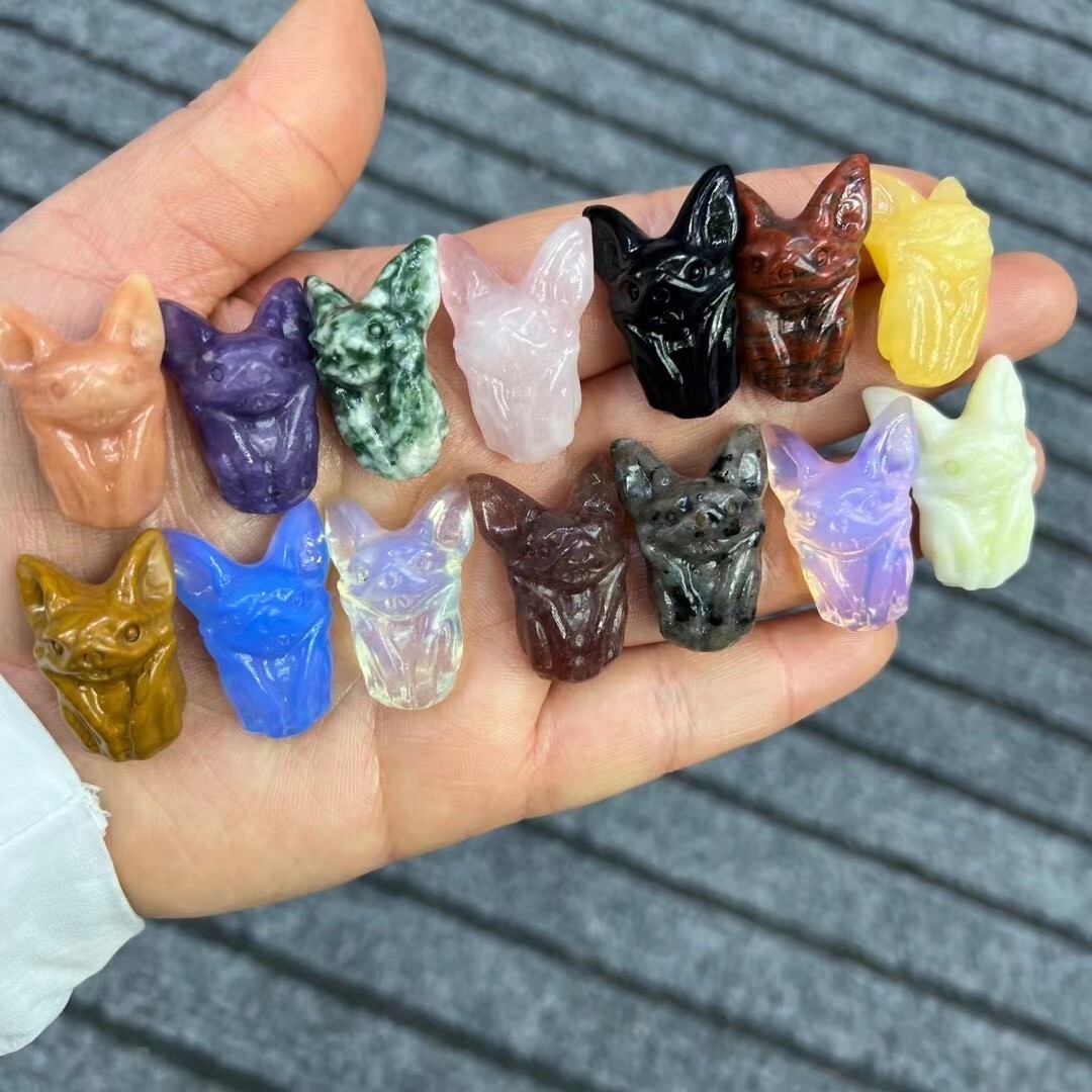 10PC Natural Mini Mix quartz crystal carved bat skull Reiki healing random