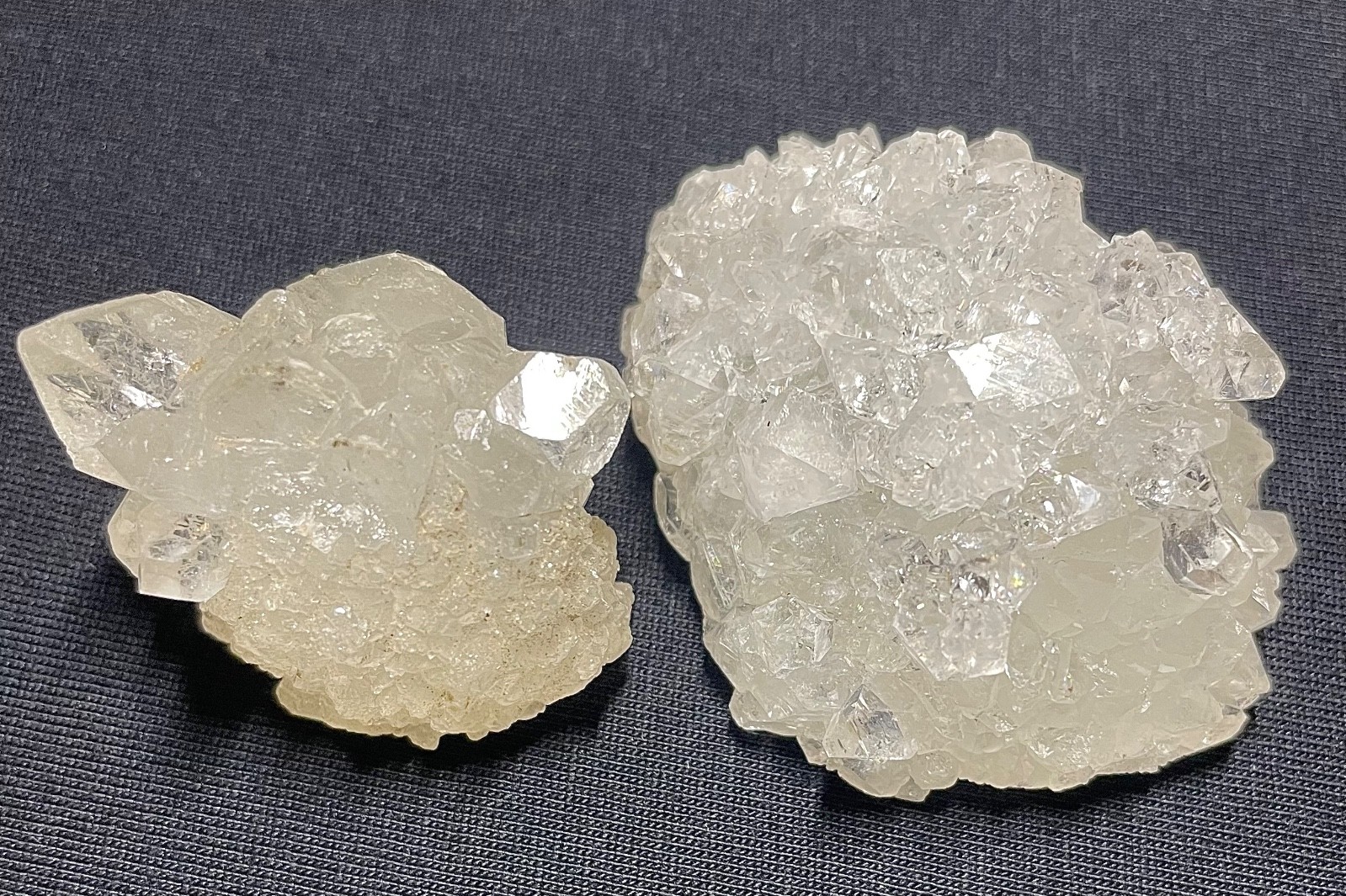 Apophyllite cluster w/ cluster stunning spiceman lot 2 pieces 98 gr 6×5.5×2.5 cm