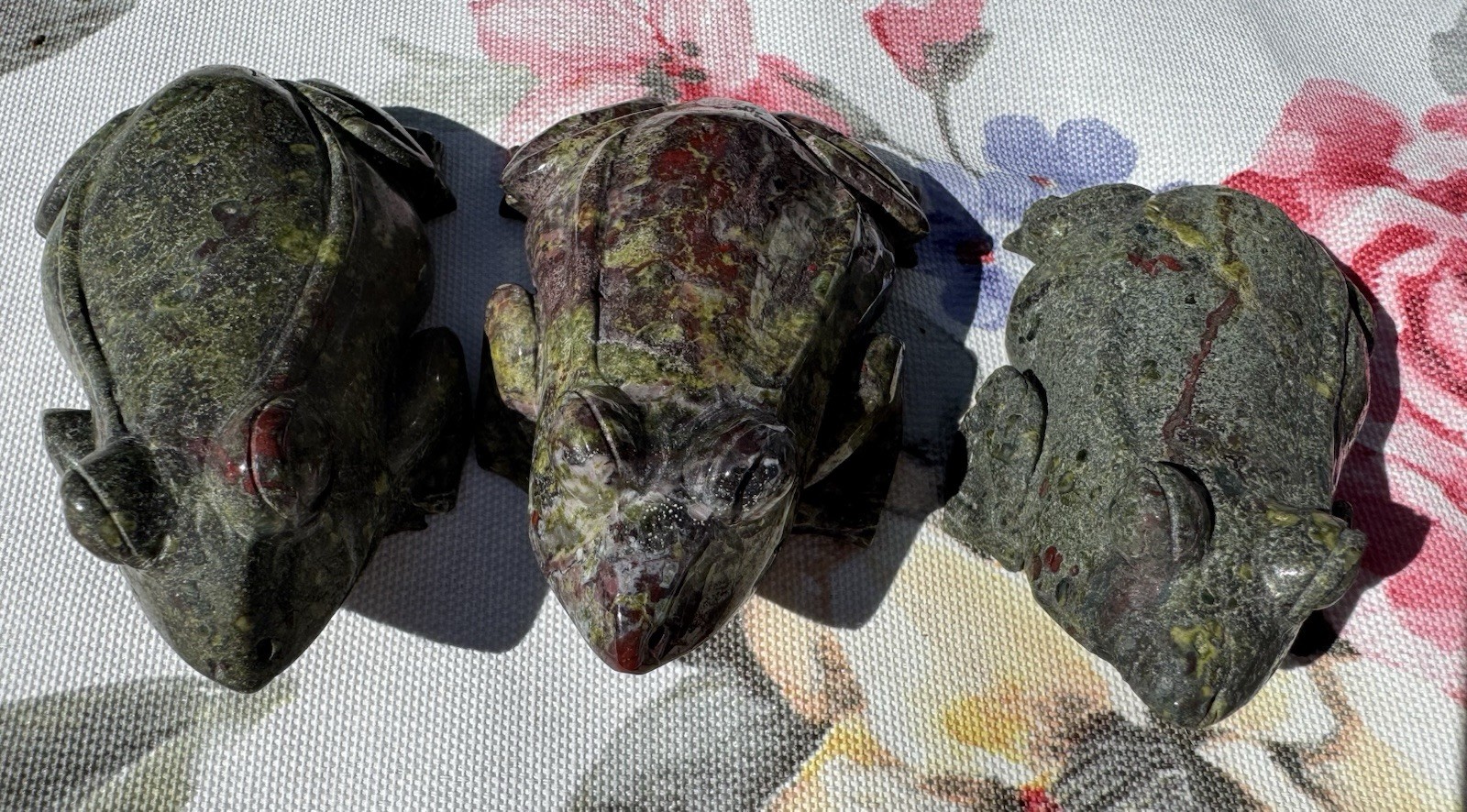 3 Dragons Blood Bloodstone Jasper Frogs (1pc)