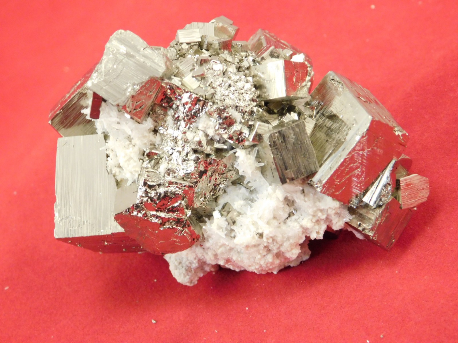 wOw! Larger! Super Nice! PYRITE Crystal CUBE Cluster Huanzala Mine Peru 247gr