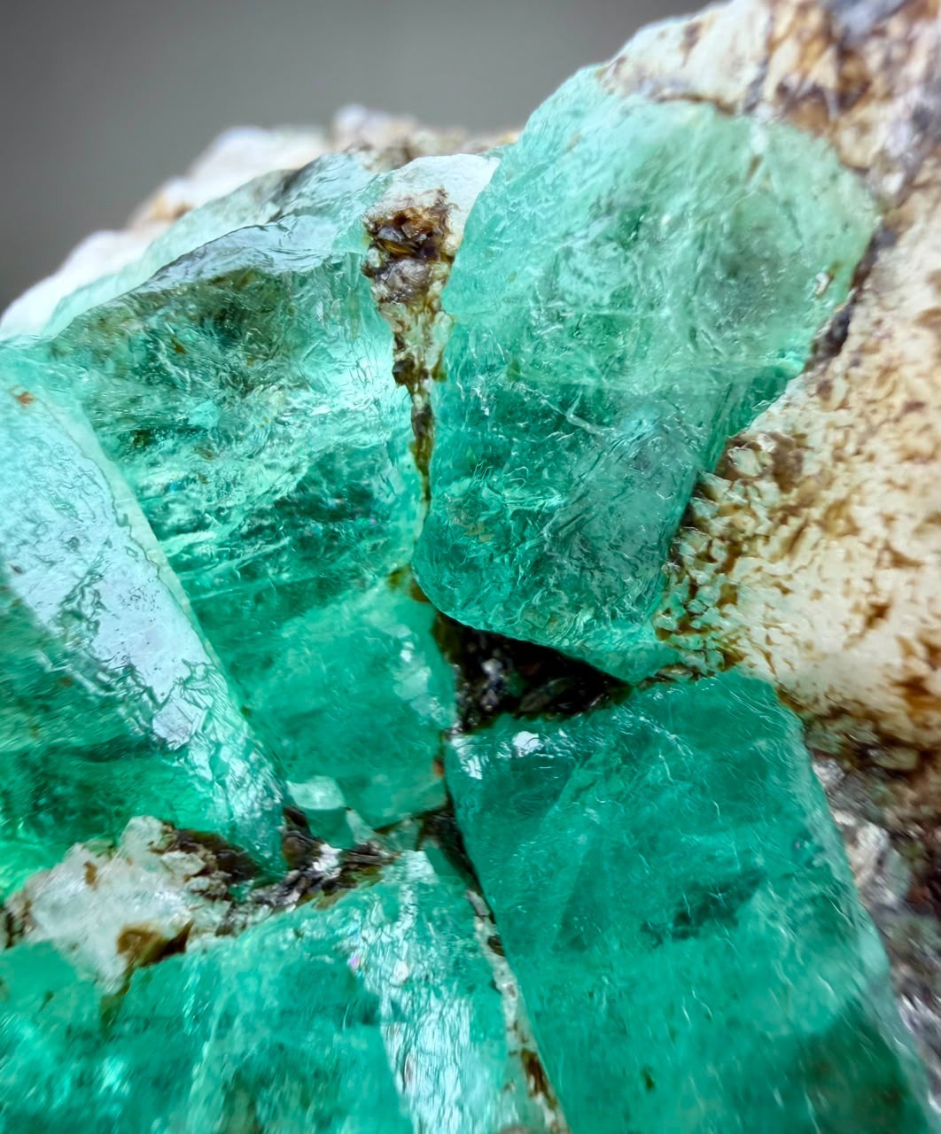 446 Ct ,Full Terminated Natural Green Emerald Crystals Bunch on Matrix, KPK Pak