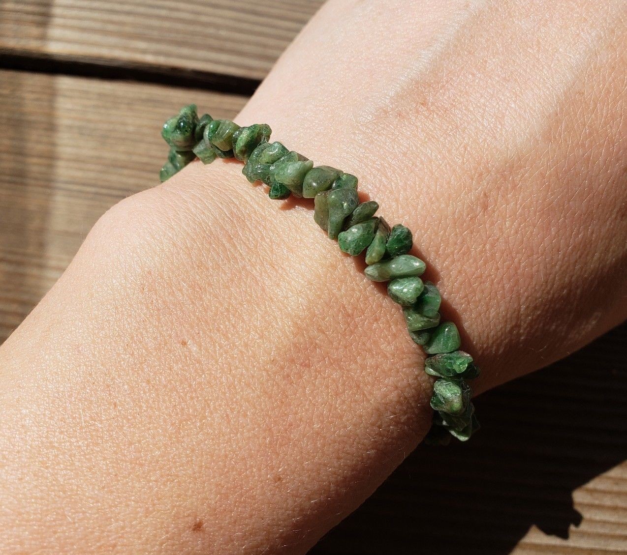 NATURAL TSAVORITE STONE GEMSTONE STRETCHY CHIP BRACELET