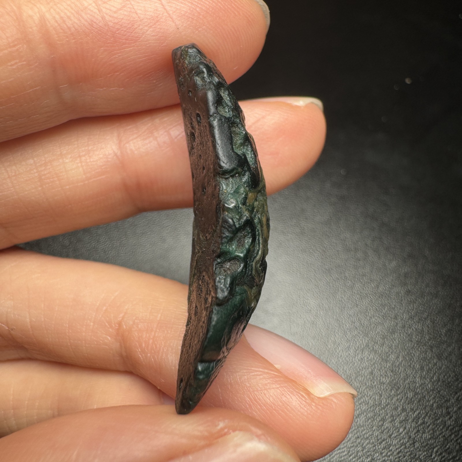 3.7cm/8.1g Natural Alxa Gobi Bronze Green Relief Eye Agate,Mongolia-1113