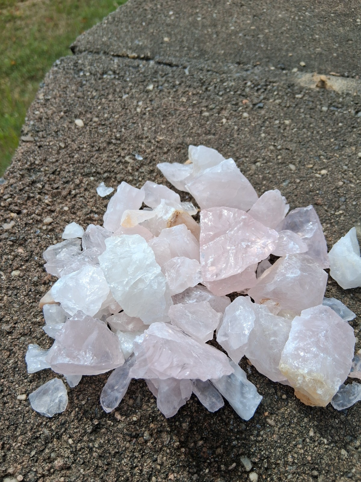1 lb. Rose Quarts Crystal; Rough Cut, Raw Gemstones. 2 – 1/2 inches