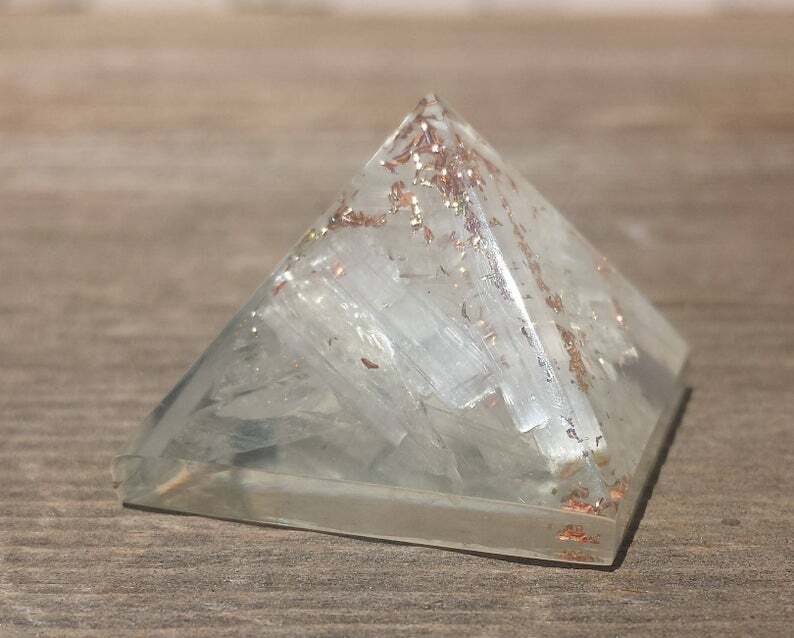 SMALL (25-30mm) SELENITE ORGONE GEMSTONE PYRAMID ORGONITE