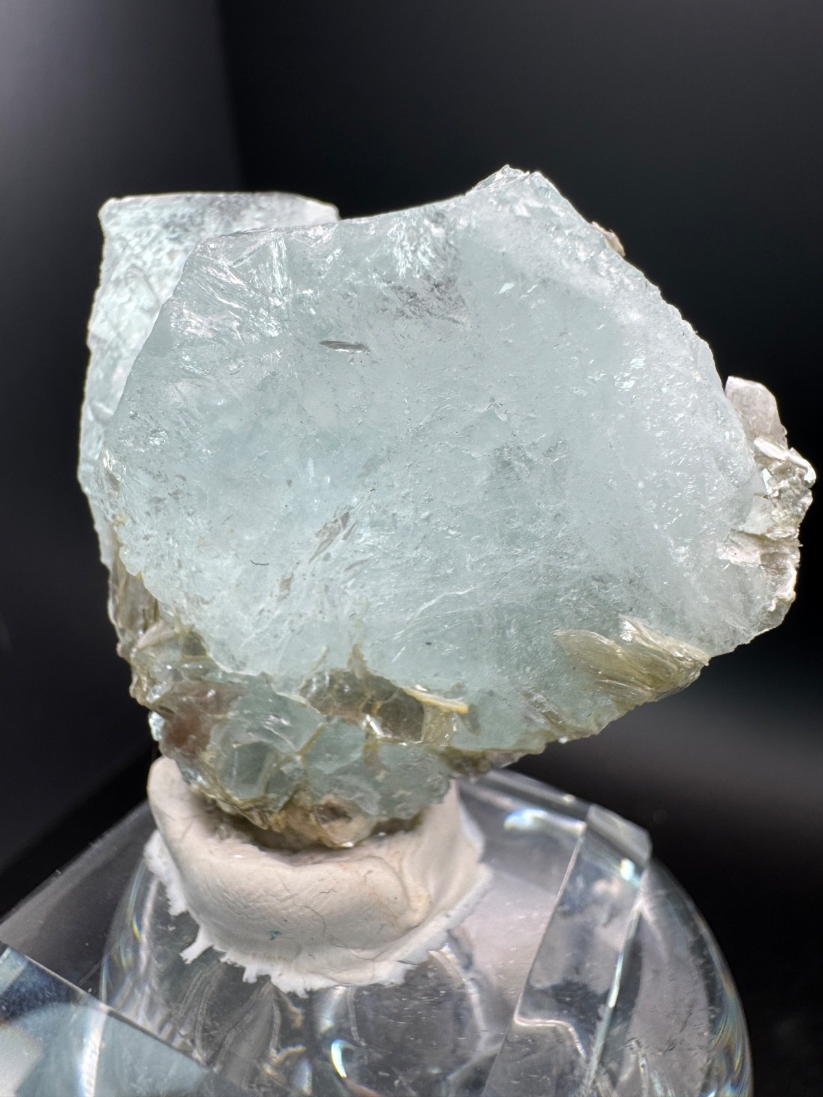 6293 Beautful Blue Aquamarine on Golden Mica Xue Bao Ding, Sichuan 70g