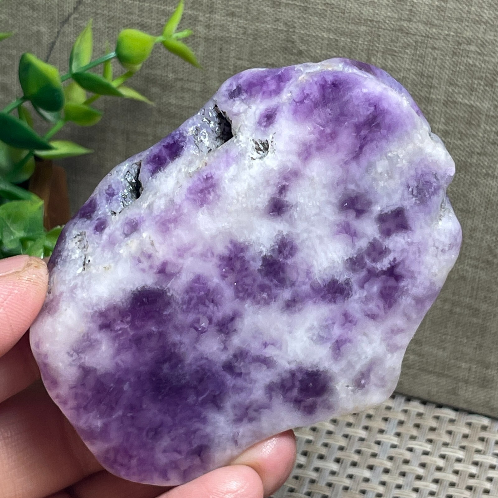 Raw rainbow Fluorite stone – Rough Stone rough original specimen 150g A424