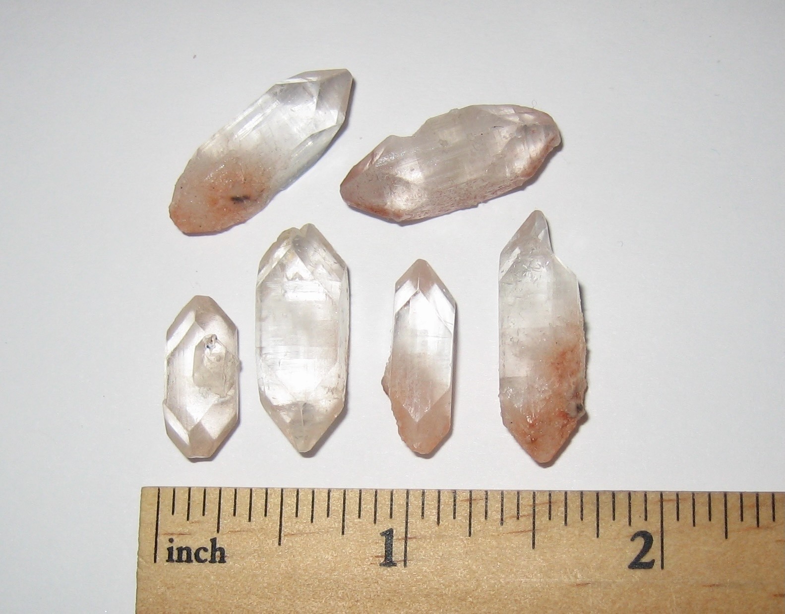 6 NATURAL 0.6″- 0.9″ DOUBLE TERMINATED CLEAR RED APOPHYLLITE CRYSTALS ~ 12.1g *1