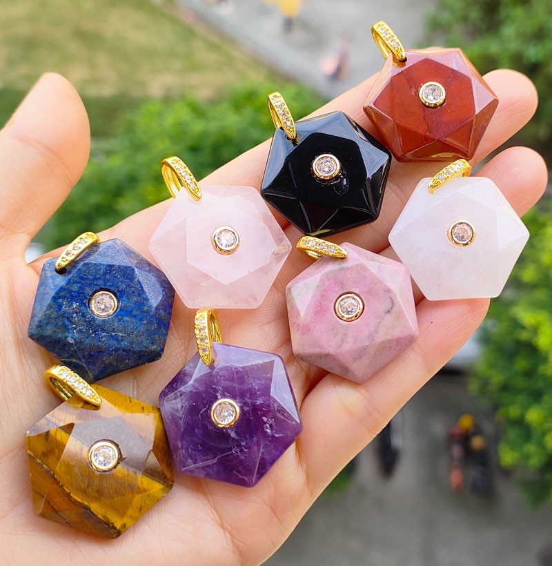8pcs Amethyst Vary Gems Faceted Pendants Magic Reiki Healing Talisman Amulet